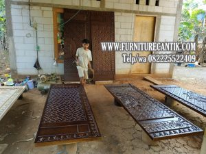 Model Pintu Masjid Jati Minimalis Kaligrafi