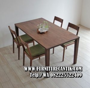 Model Set Meja Makan Kayu Jati Klasik
