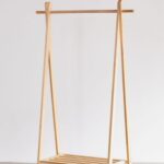 Gantungan baju kayu solid / rak handuk kamar tidur