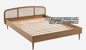 Model Dipan Minimalis Kayu Jati Modern King