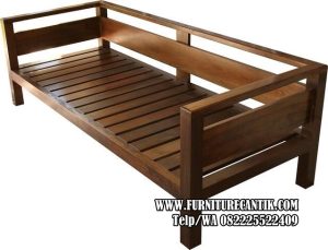 Model Kursi Teras Panjang Kayu Jati Desain Terbaru