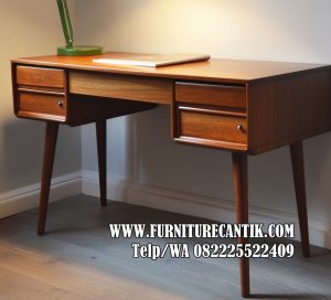Model Meja Belajar Kayu Mewah Modern